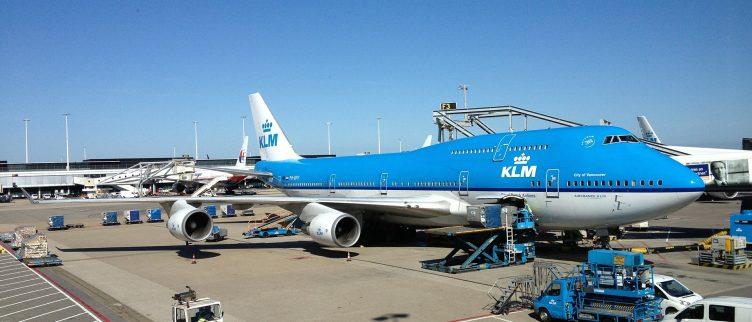 Hoe lang voor je vlucht moet je op Schiphol zijn?