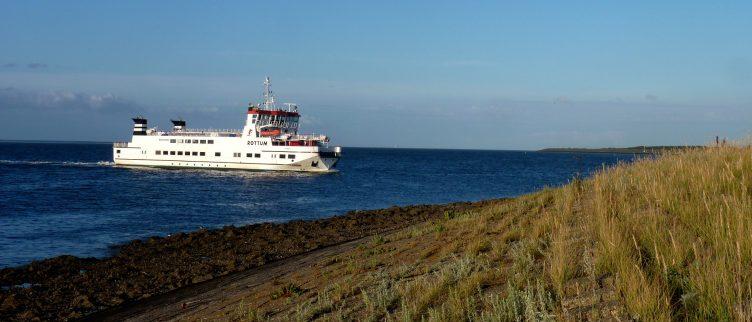 Hoe kun je de overtocht naar Schiermonnikoog maken?