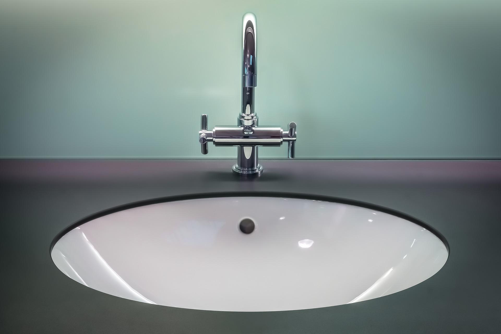 Miljard lof Mok 7x expert tips voor het schoonmaken van je badkamer | DIK.NL