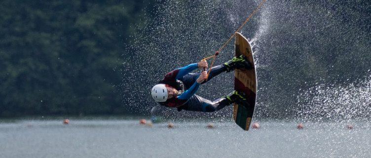 14 plekken waar je kunt waterskiën en wakeboarden